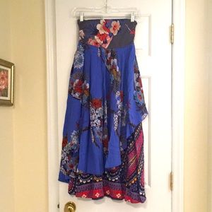 Super cute maxi dress with tropical floral print. XS. Like new.